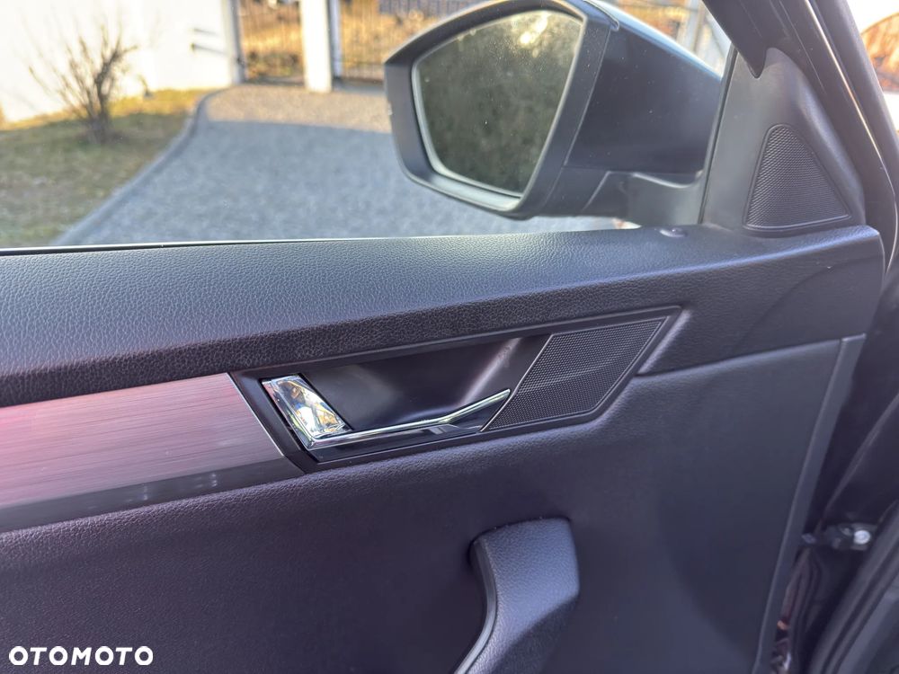 Skoda Superb 2.0 TDI Ambition DSG7 - 17