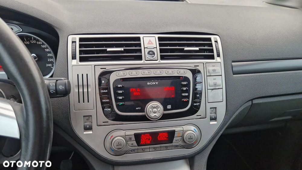 Ford Kuga 2.0 TDCi 2x4 Titanium - 17