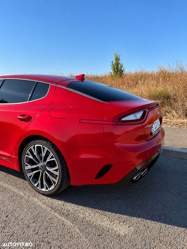 Kia Stinger - 11