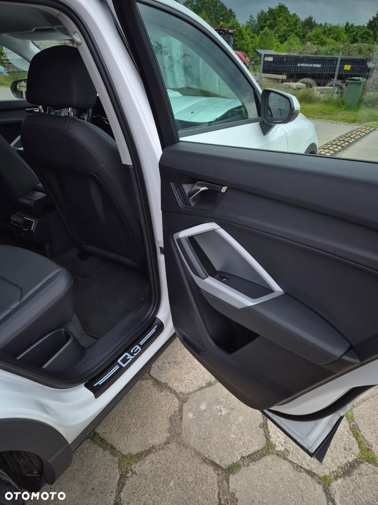 Audi Q3 35 TFSI S tronic - 16