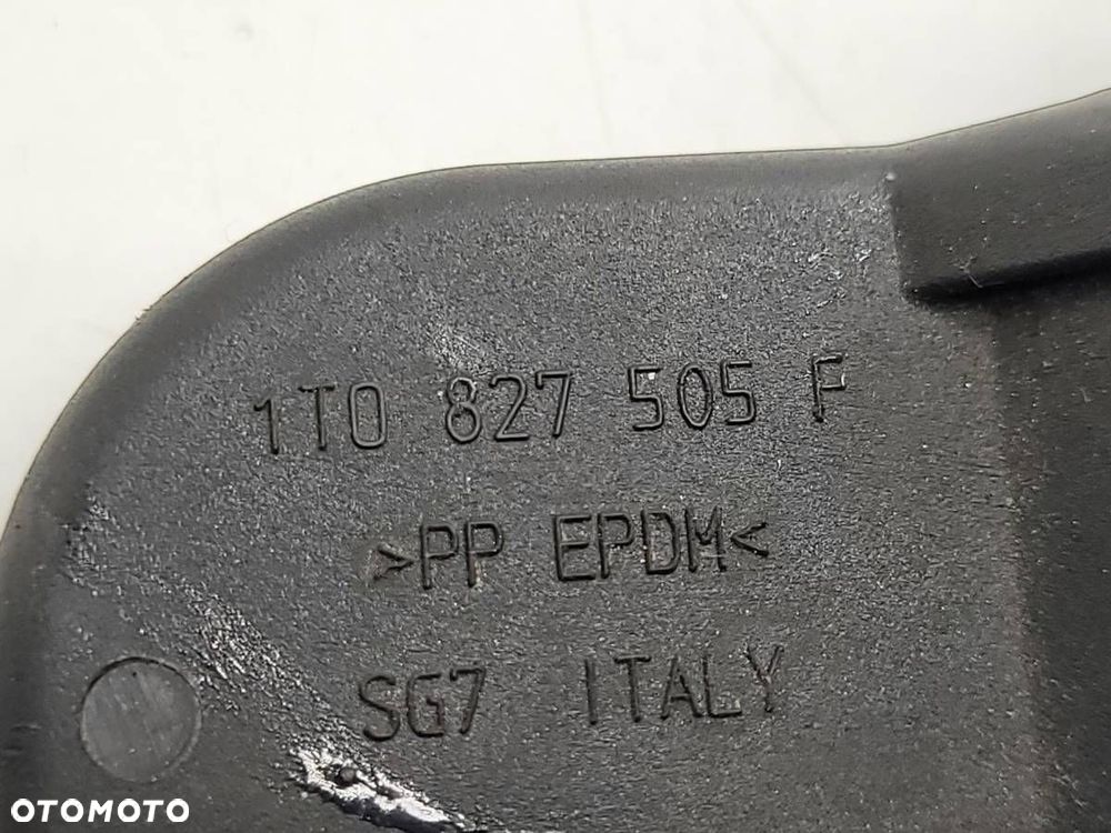 ZAMEK KLAPY TYLNEJ BAGAŻNIKA VW TOURAN I 1T0827505F 2006 EU - 7