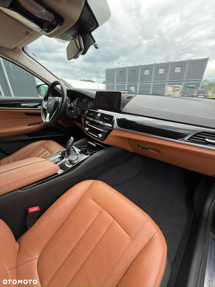 BMW Seria 5 520d xDrive - 5