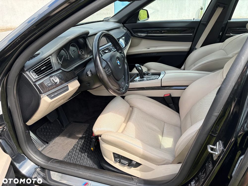 BMW Seria 7 740d xDrive - 9