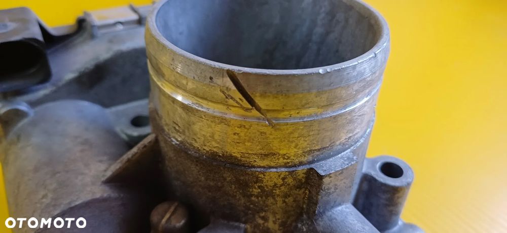 Przepustnica powietrza VW GOLF BORA 1.6 FSI 036133062D - 6