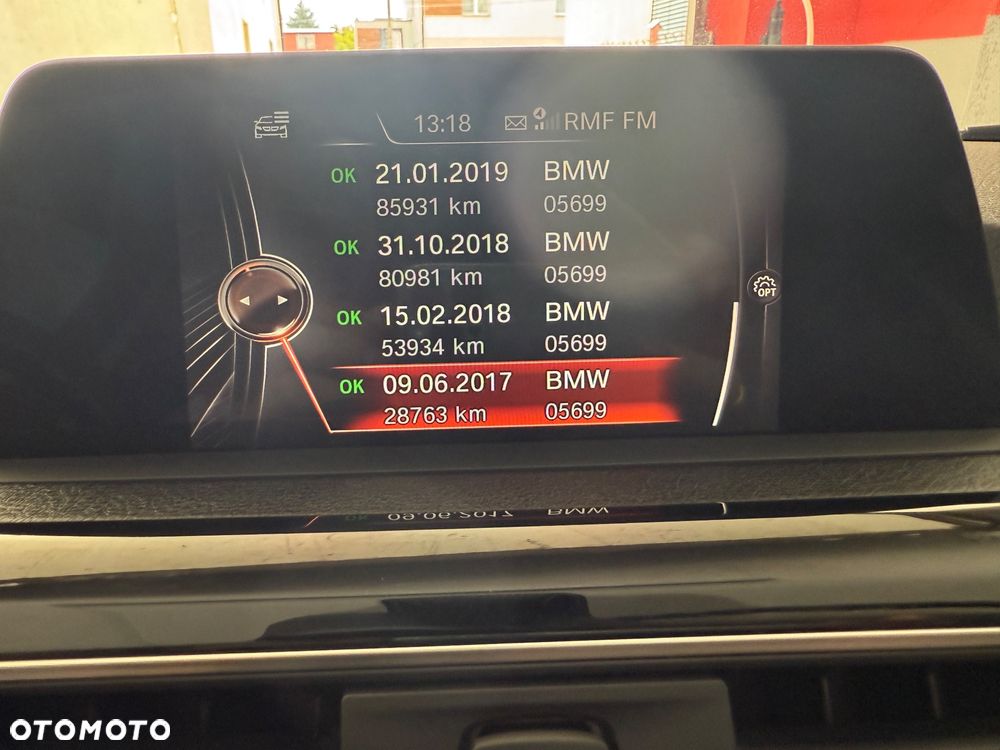 BMW Seria 3 318d Sport Line Shadow - 23