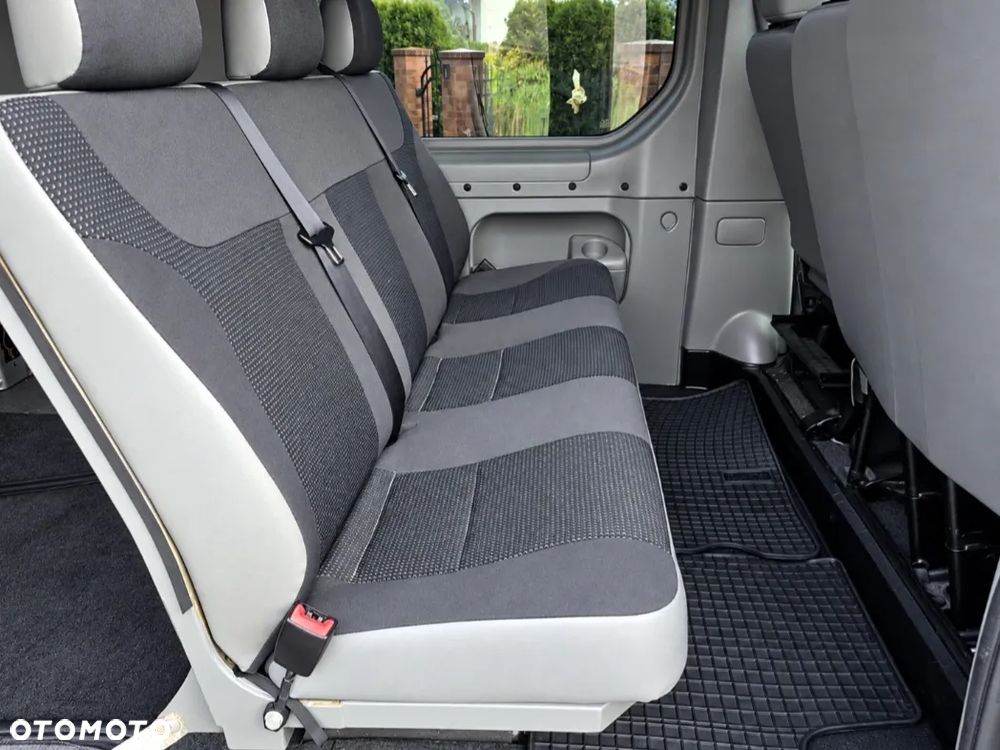 Opel Vivaro - 8