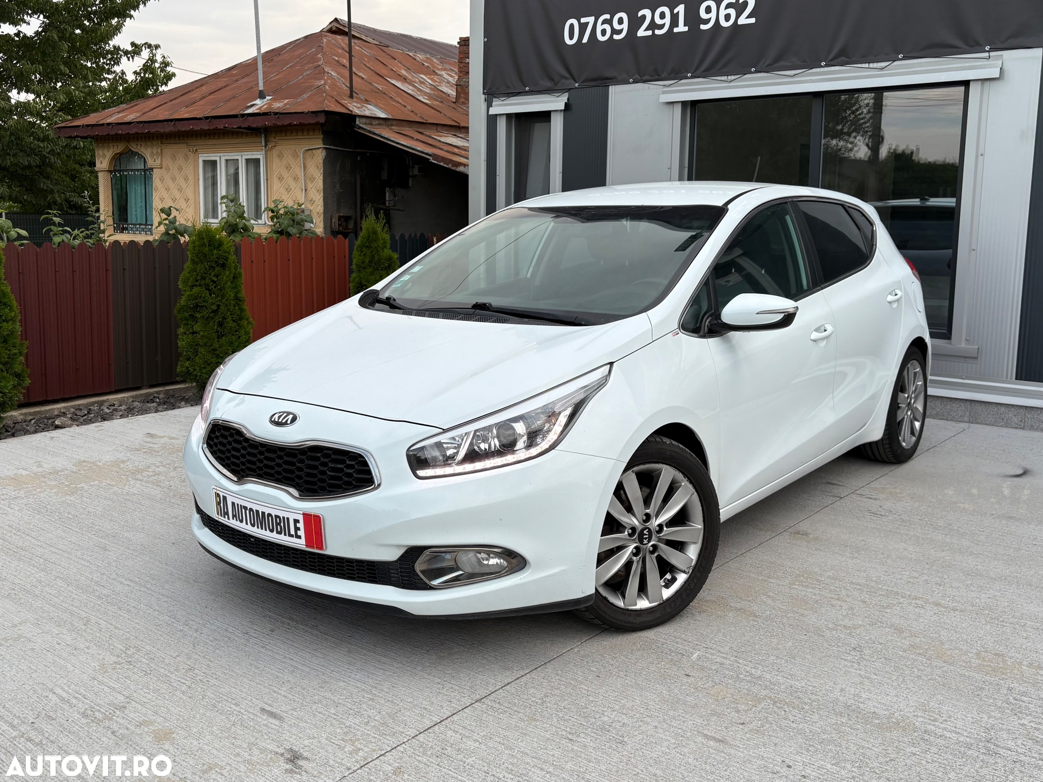 Kia Ceed 1.6 CRDi 128 Dream-Team Edition - 2