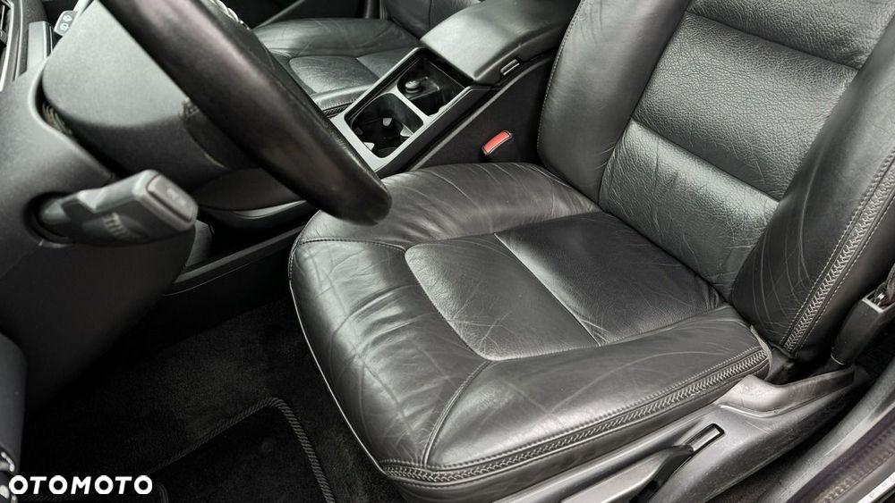 Volvo XC 70 2.4D AWD Kinetic - 28