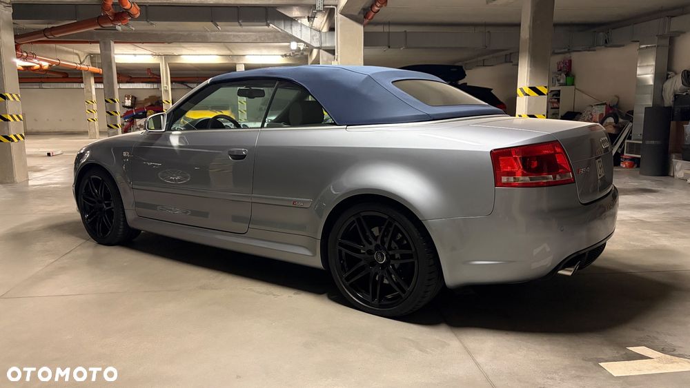 Audi RS4 Cabrio Standard - 7