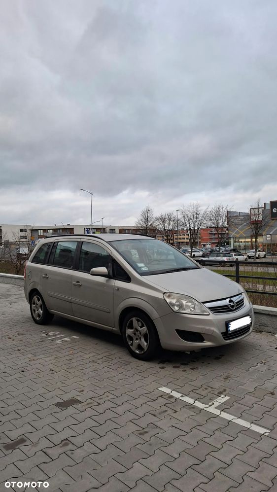 Opel Zafira - 1