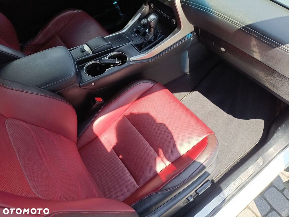 Lexus NX 300h Comfort AWD - 10