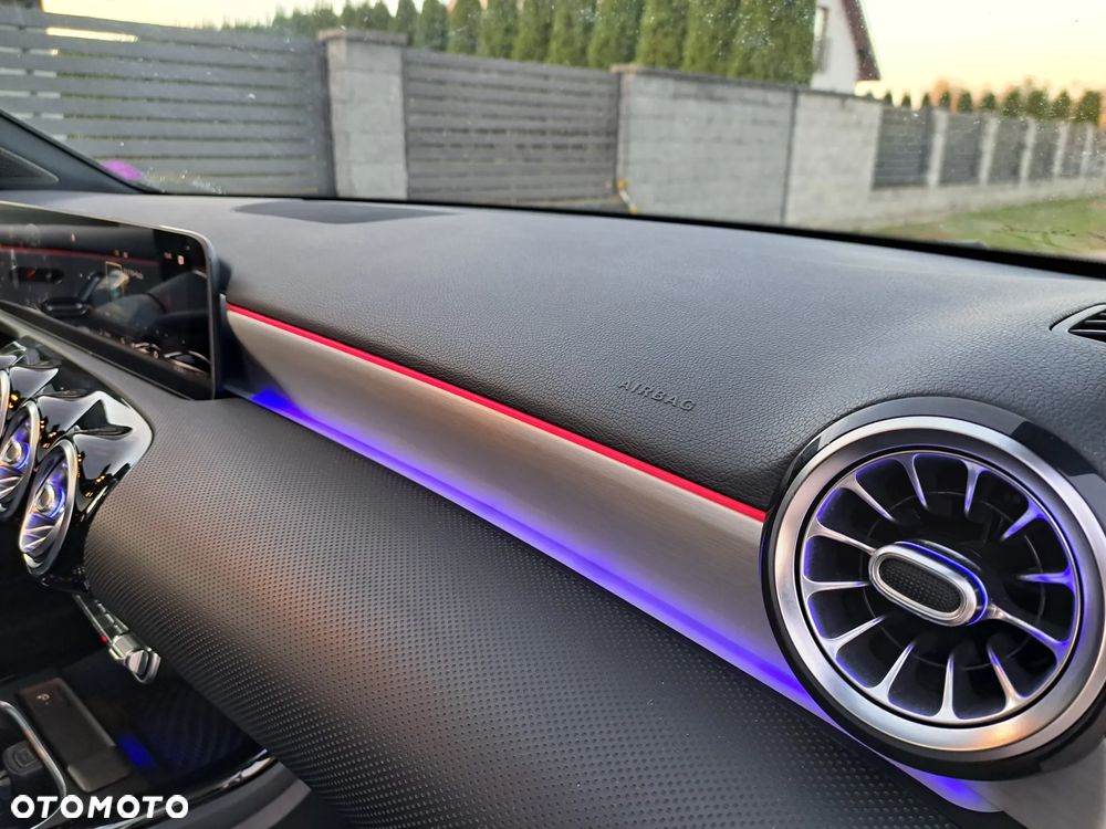 Mercedes-Benz Klasa A 250 4-Matic 7G-DCT - 20