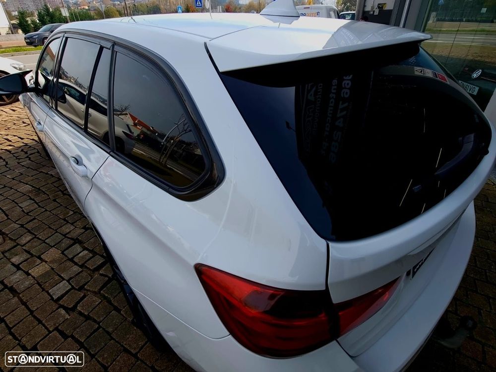 BMW 320 d Touring Pack M - 32
