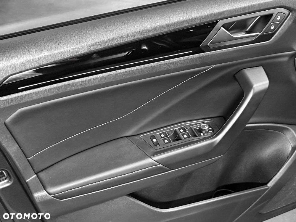 Volkswagen T-Roc 2.0 TDI SCR DSG R-Line - 26