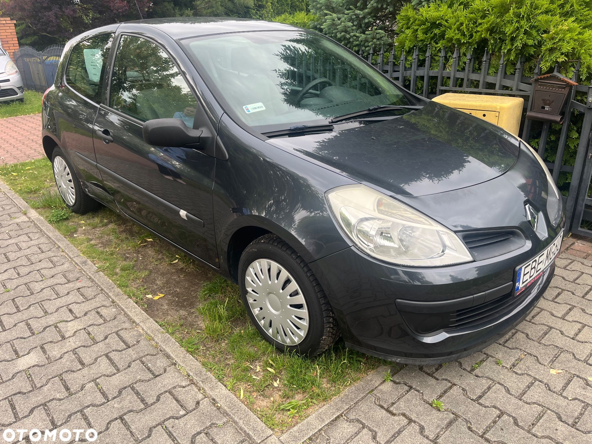 Renault Clio 1.2 16V Alize - 1