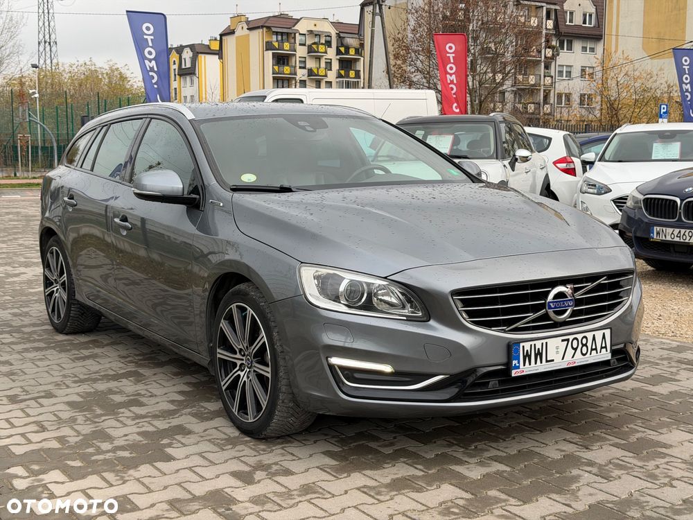 Volvo V60 D5 AWD Momentum - 9