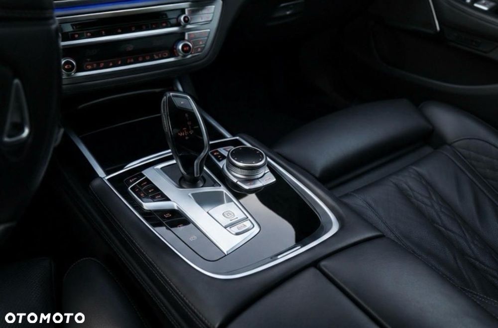 BMW Seria 7 730d xDrive sport - 13