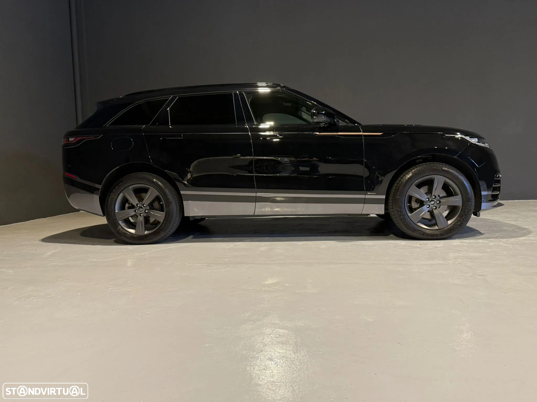 Land Rover Range Rover Velar 2.0 D R-Dynamic - 2