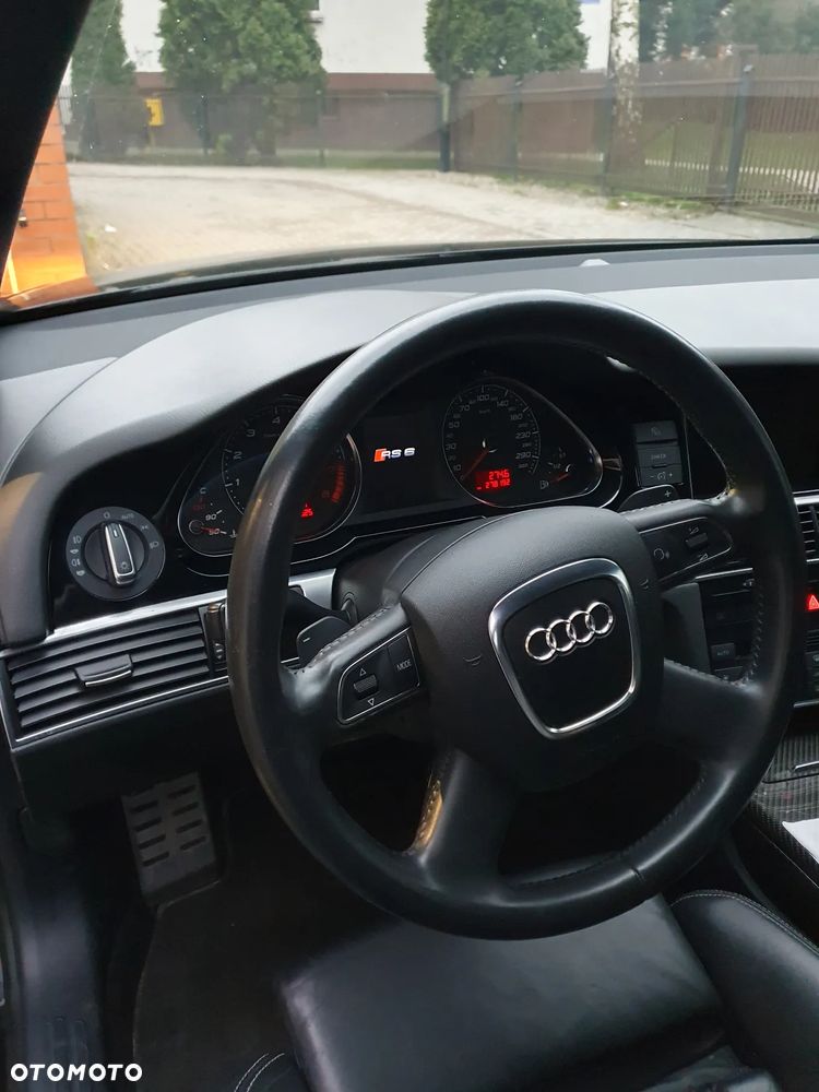 Audi RS6 Avant - 10