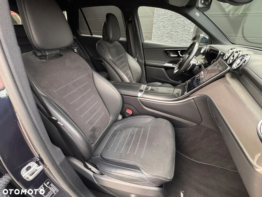 Mercedes-Benz GLC 300 4Matic 9G-TRONIC AMG Line Advanced - 20
