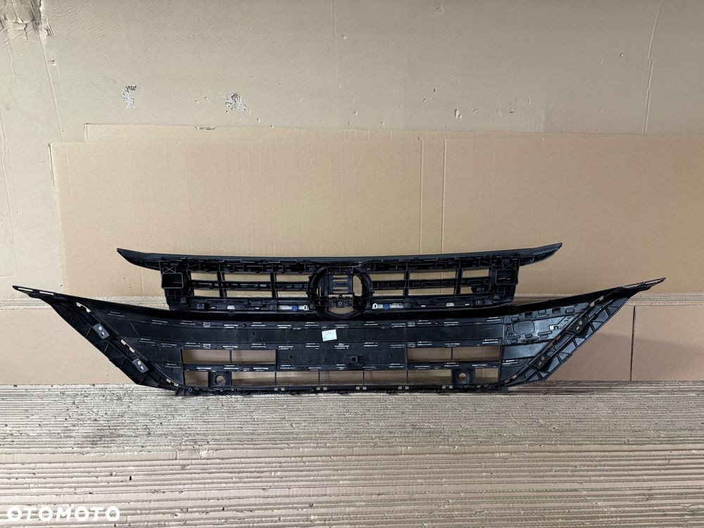 VW Arteon lift  R-Line Atrapa ,Grill - 4