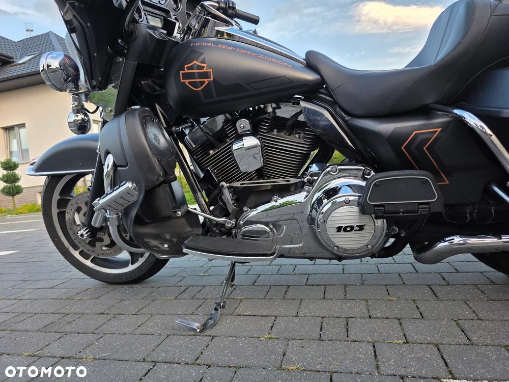 Harley-Davidson FLHTCU Ultra - 30