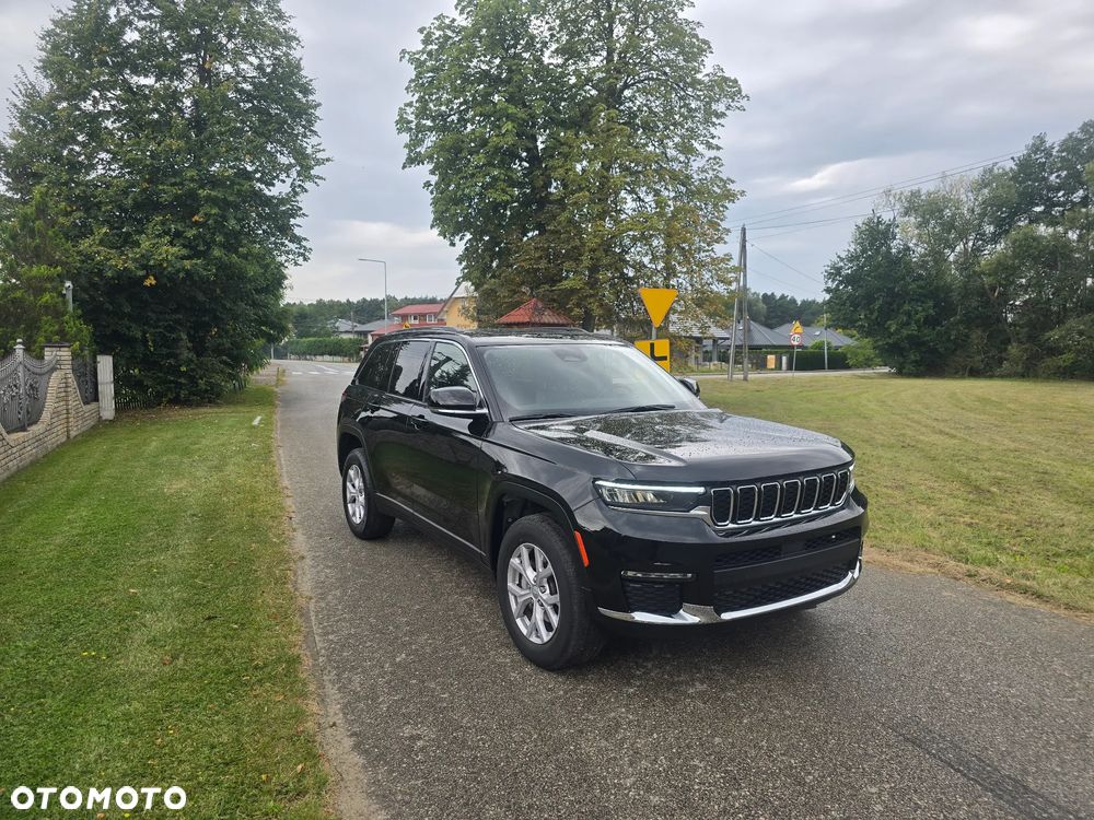 Jeep Grand Cherokee - 38