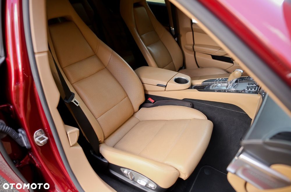 Porsche Panamera 4 PDK - 40