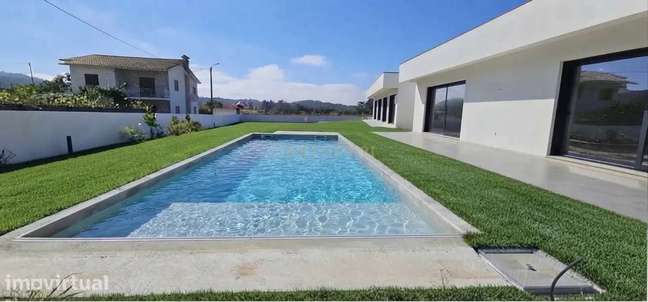 Moradia T4 Térrea de Luxo com Piscina, em Forjães, Esposende - Grande imagem: 4/38
