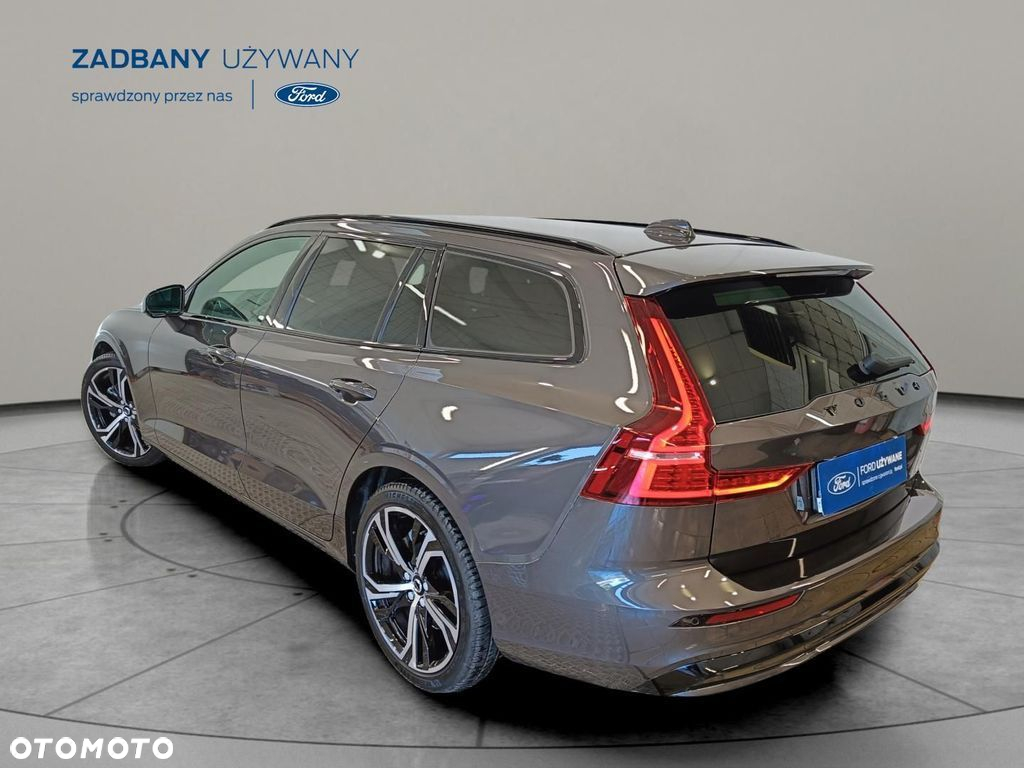 Volvo V60 B4 B Plus Dark - 4