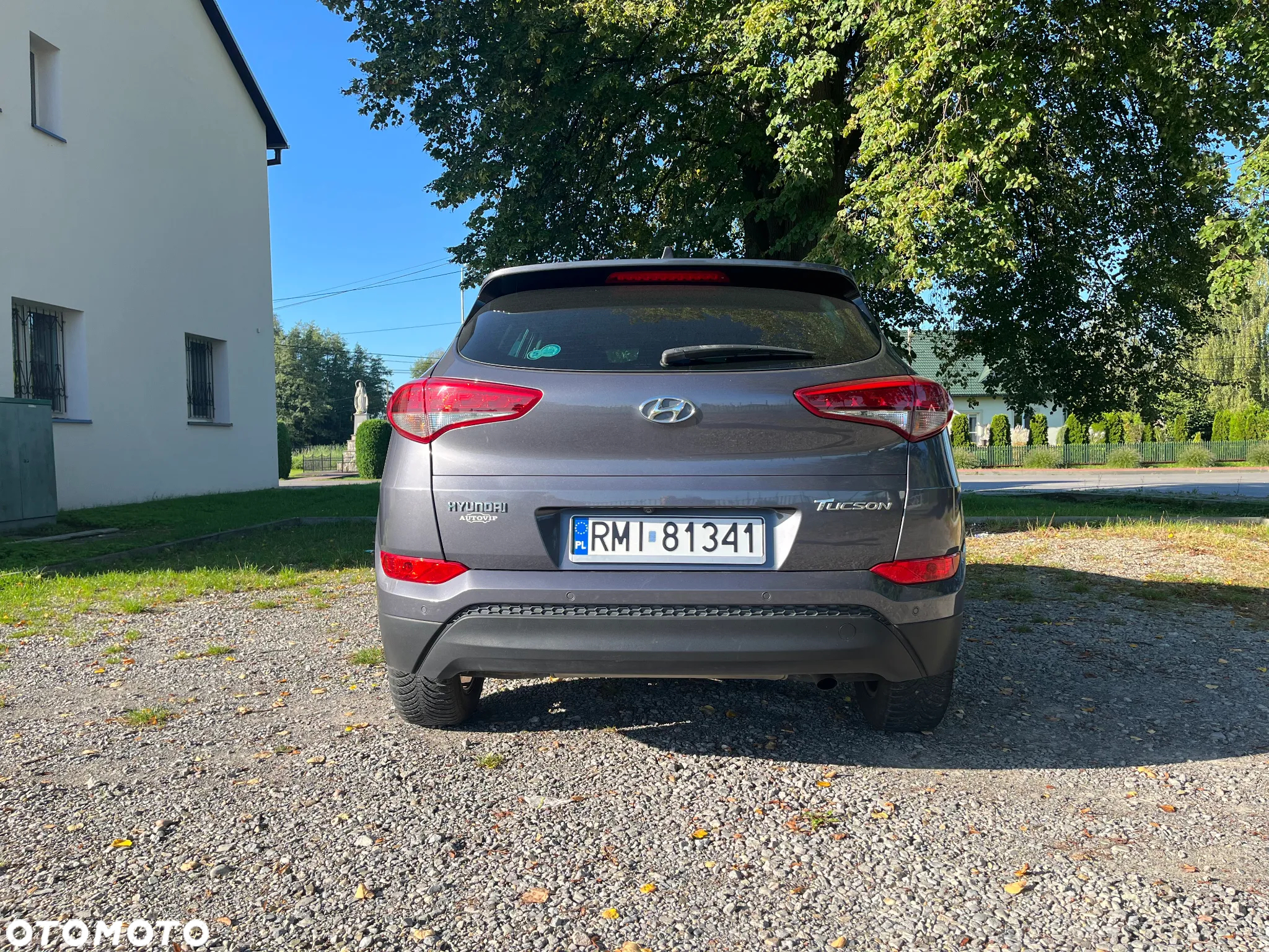 Hyundai Tucson ver-1-7-crdi-bluedrive-comfort-2wd - 3