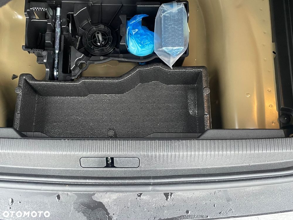 Peugeot 2008 PureTech 100 Allure - 10