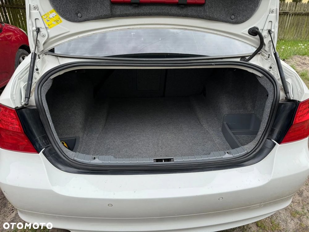 BMW Seria 3 318d - 11