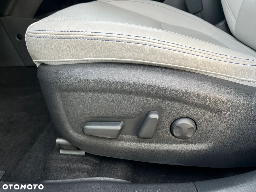 Hyundai Kona 64kWh Platinum - 10