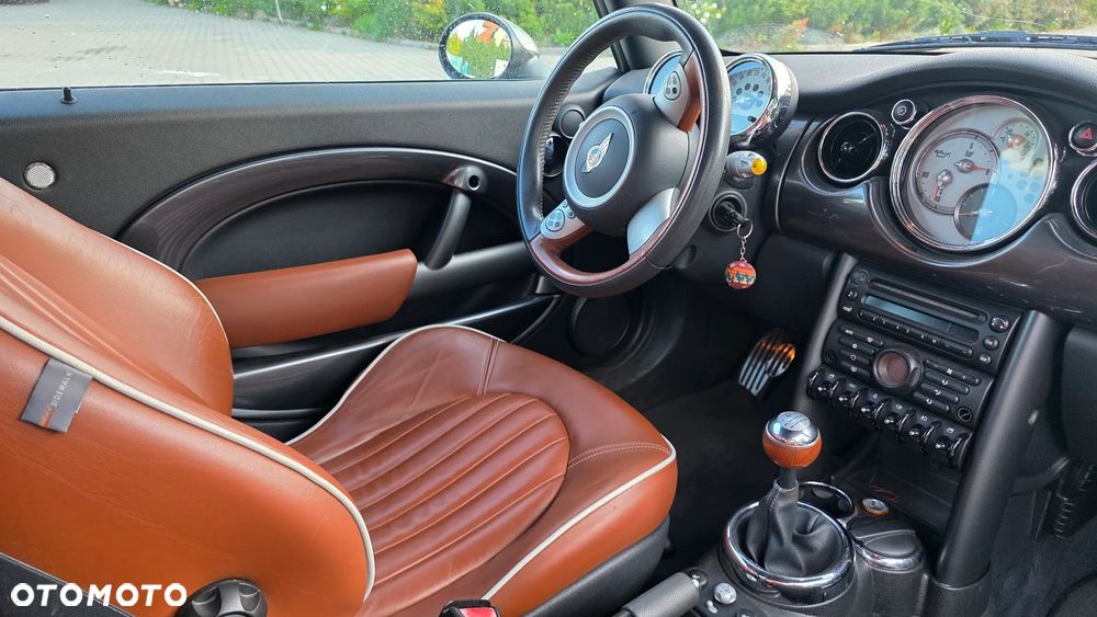 MINI Cooper S Sidewalk - 13