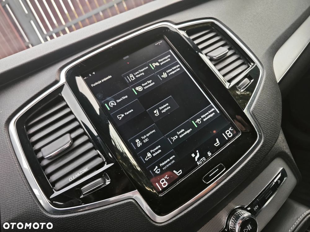 Volvo XC 90 - 22