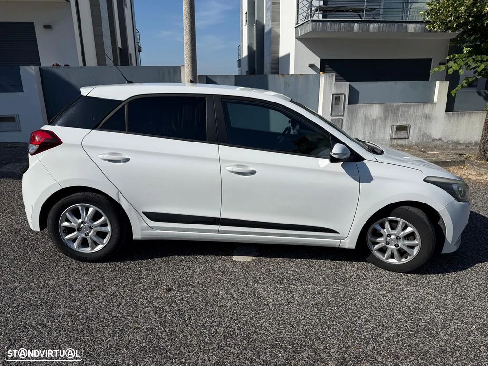 Hyundai i20 1.1 CRDi GO! - 16