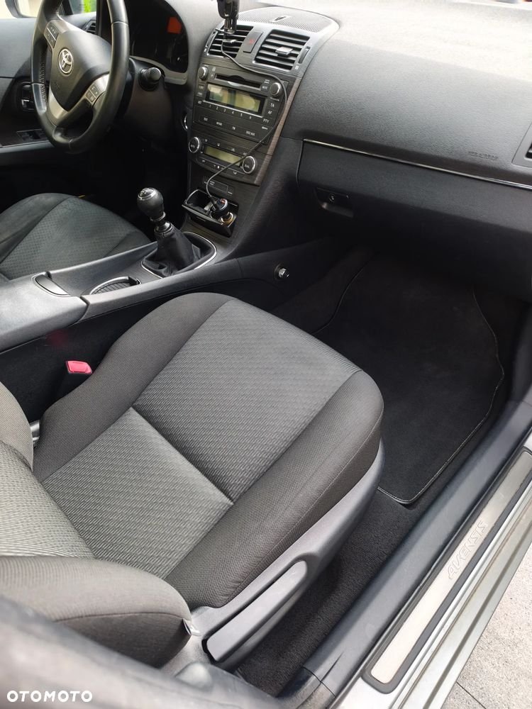 Toyota Avensis 2.0 Sol plus - 21