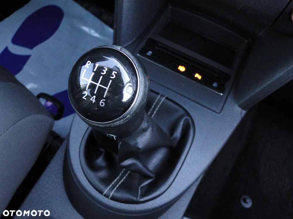 Volkswagen Touran 1.4 TSI MATCH - 23