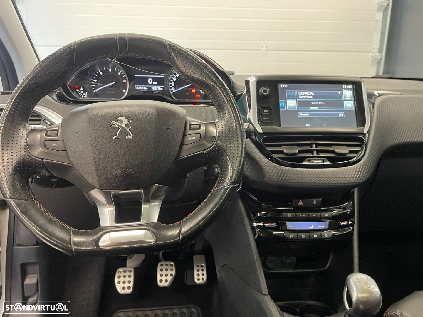 Peugeot 208 1.6 BlueHDi GT Line - 13