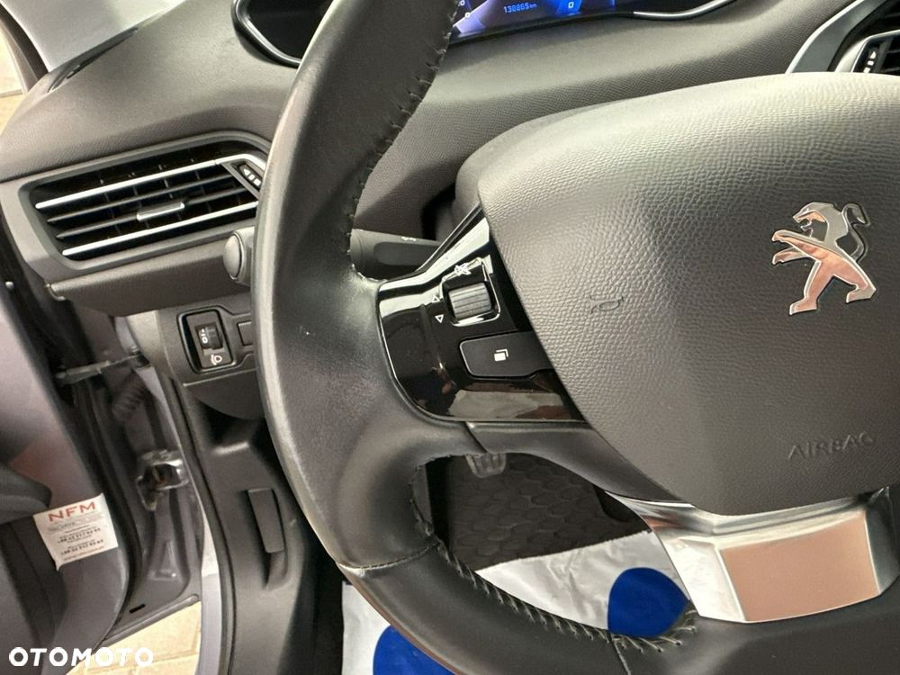 Peugeot 308 - 24