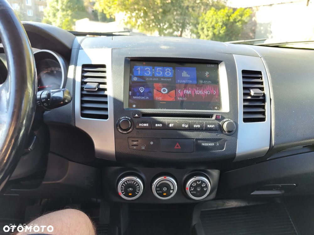 Mitsubishi Outlander 2.0 DID Instyle NAVI - 9