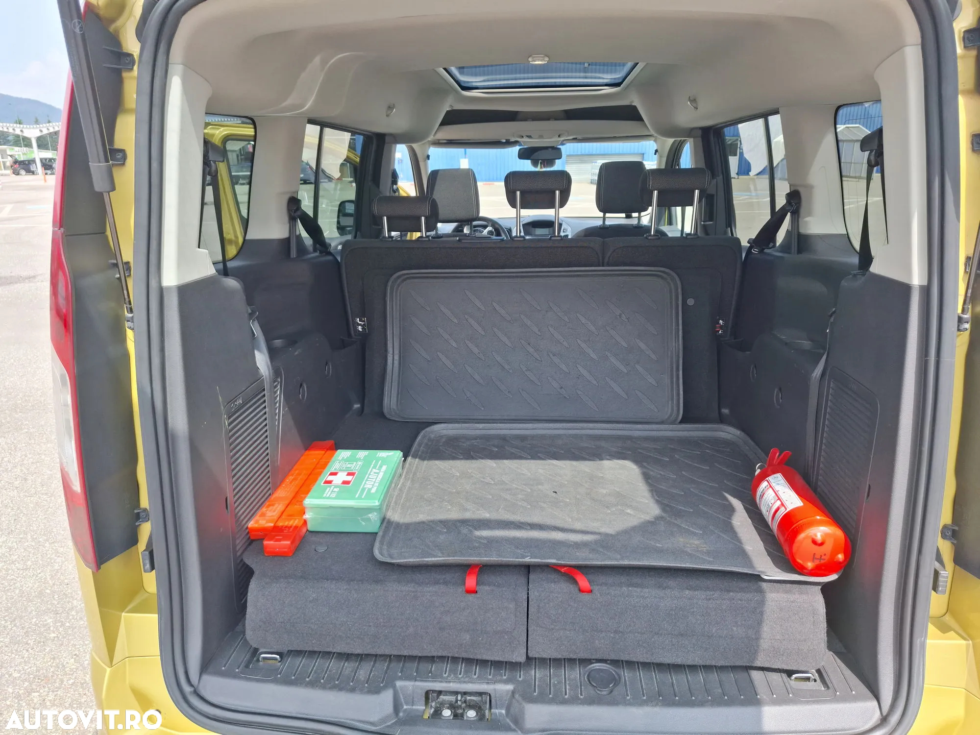 Ford Tourneo Connect - 28