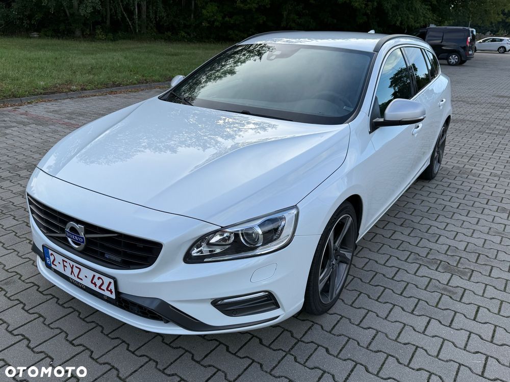 Volvo V60 D4 Drive-E R-Design Summum - 2