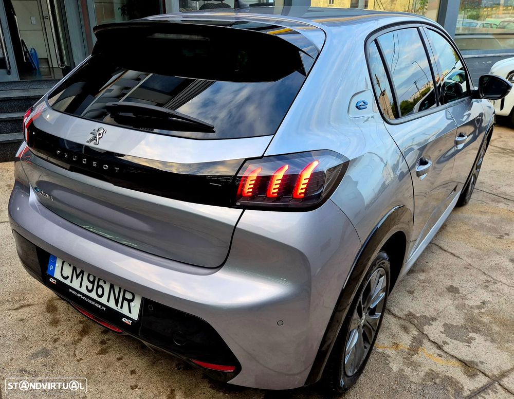 Peugeot e-208 Allure Pack - 13