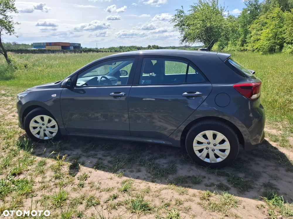 Kia Rio 1.2 L - 11