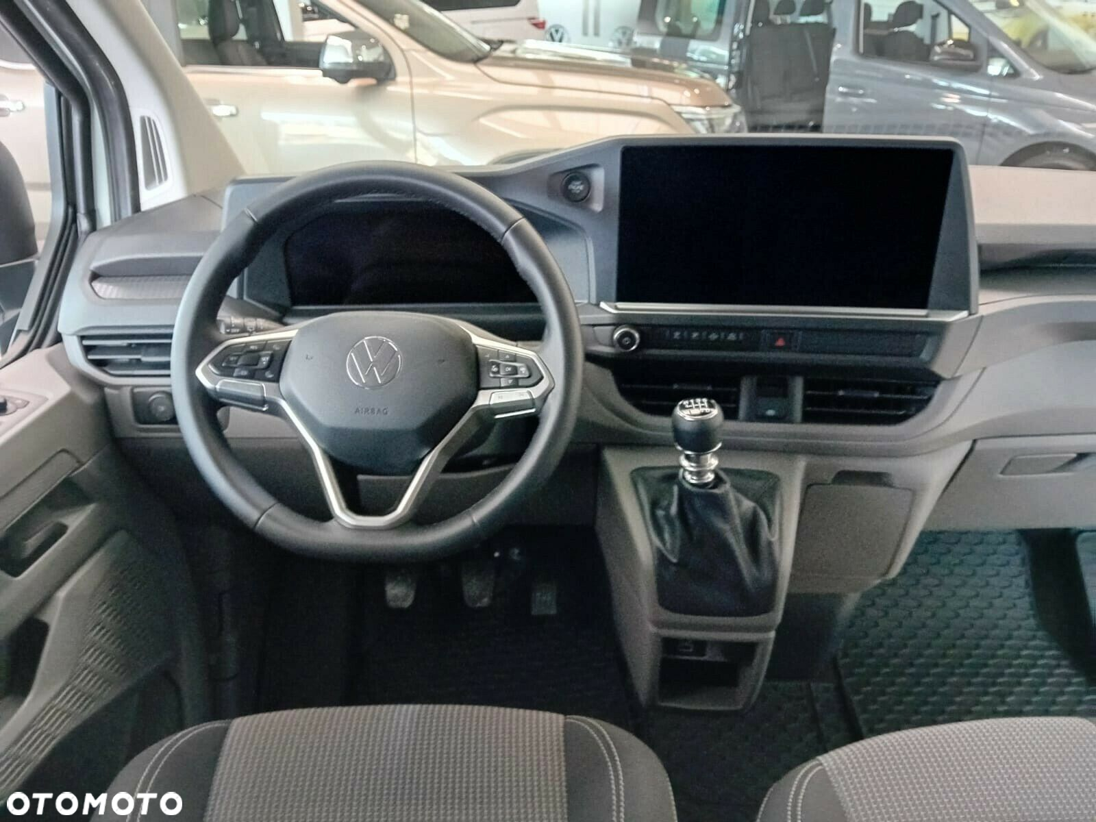 Volkswagen Caravelle - 6