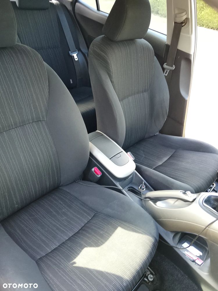 Toyota Auris 2.0 D-4D Luna - 4