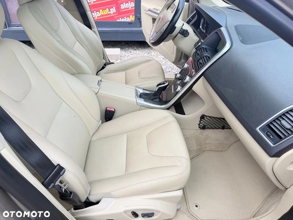 Volvo XC 60 T6 AWD Drive-E Summum - 6
