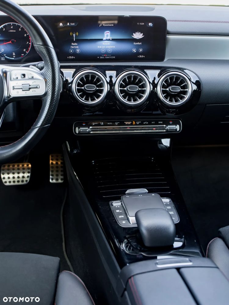 Mercedes-Benz CLA 200 7G-DCT - 14